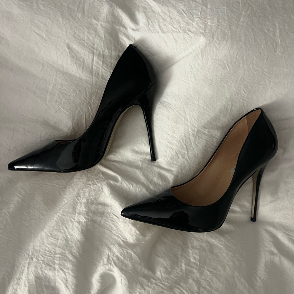 Perfect black pump